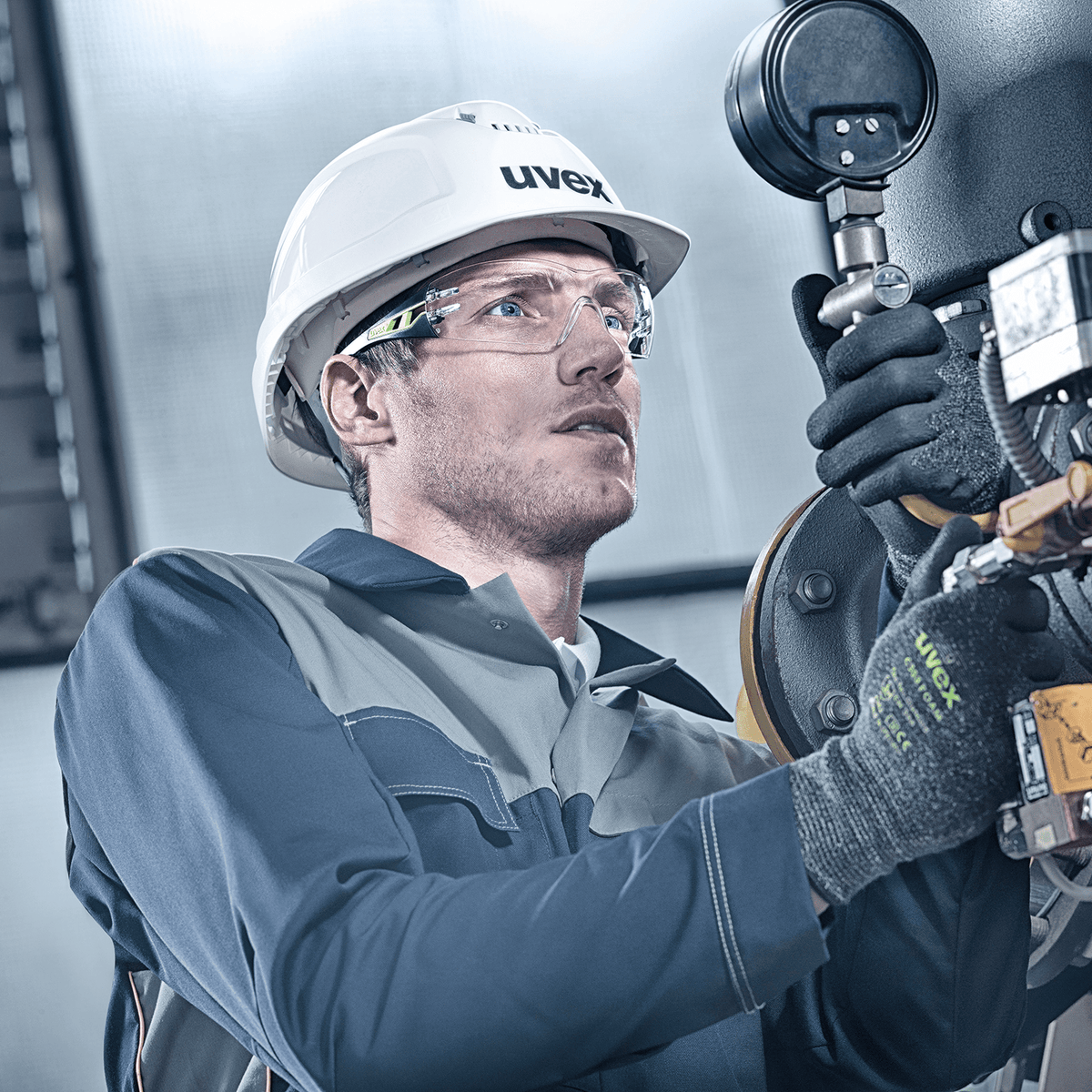 uvex pheos Schutzbrille mit supravision excellence Beschichtung